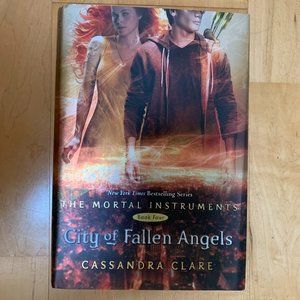 Book City of Fallen Angles by Cassandra Clare
